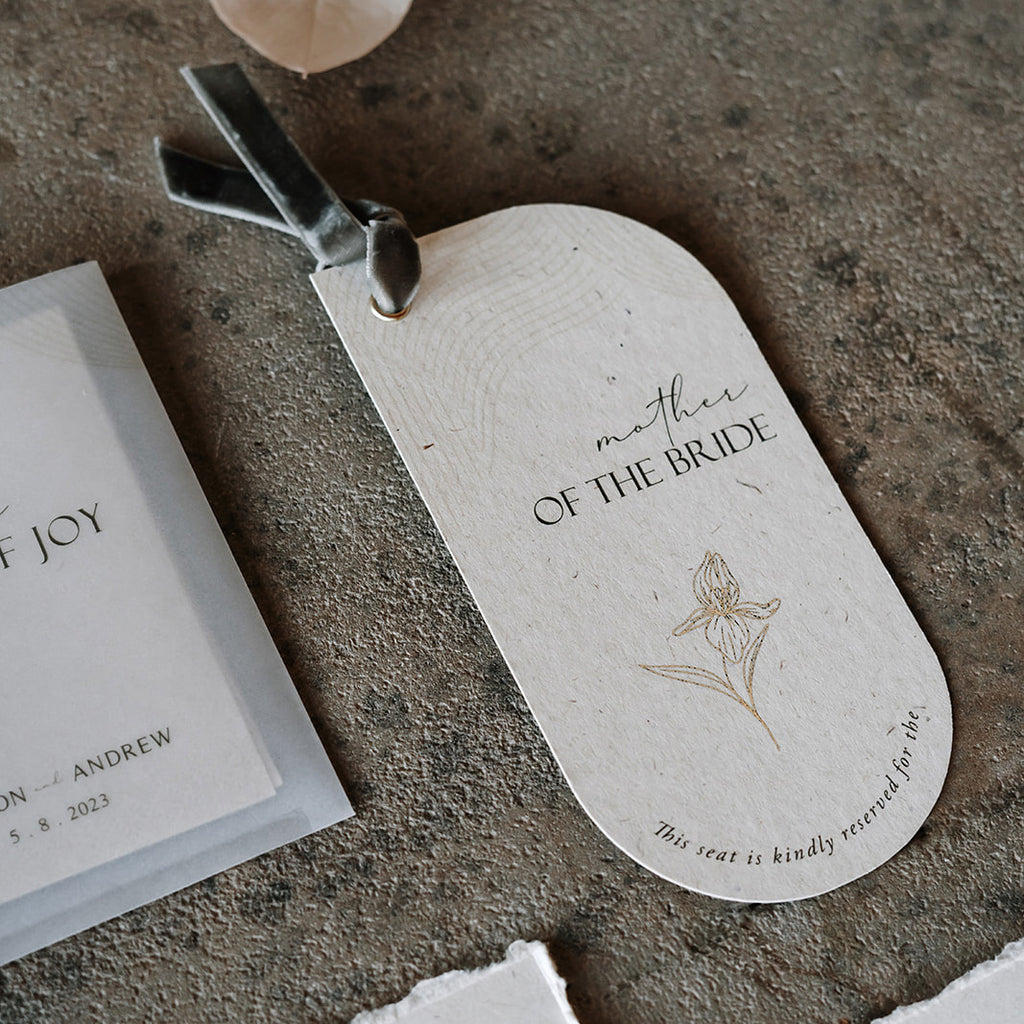 Oval • Reserved Card