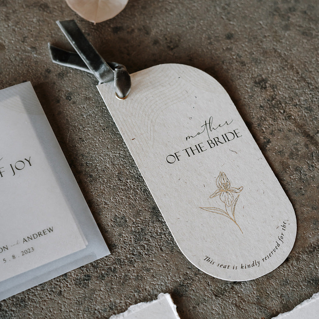 Oval • Reserved Card