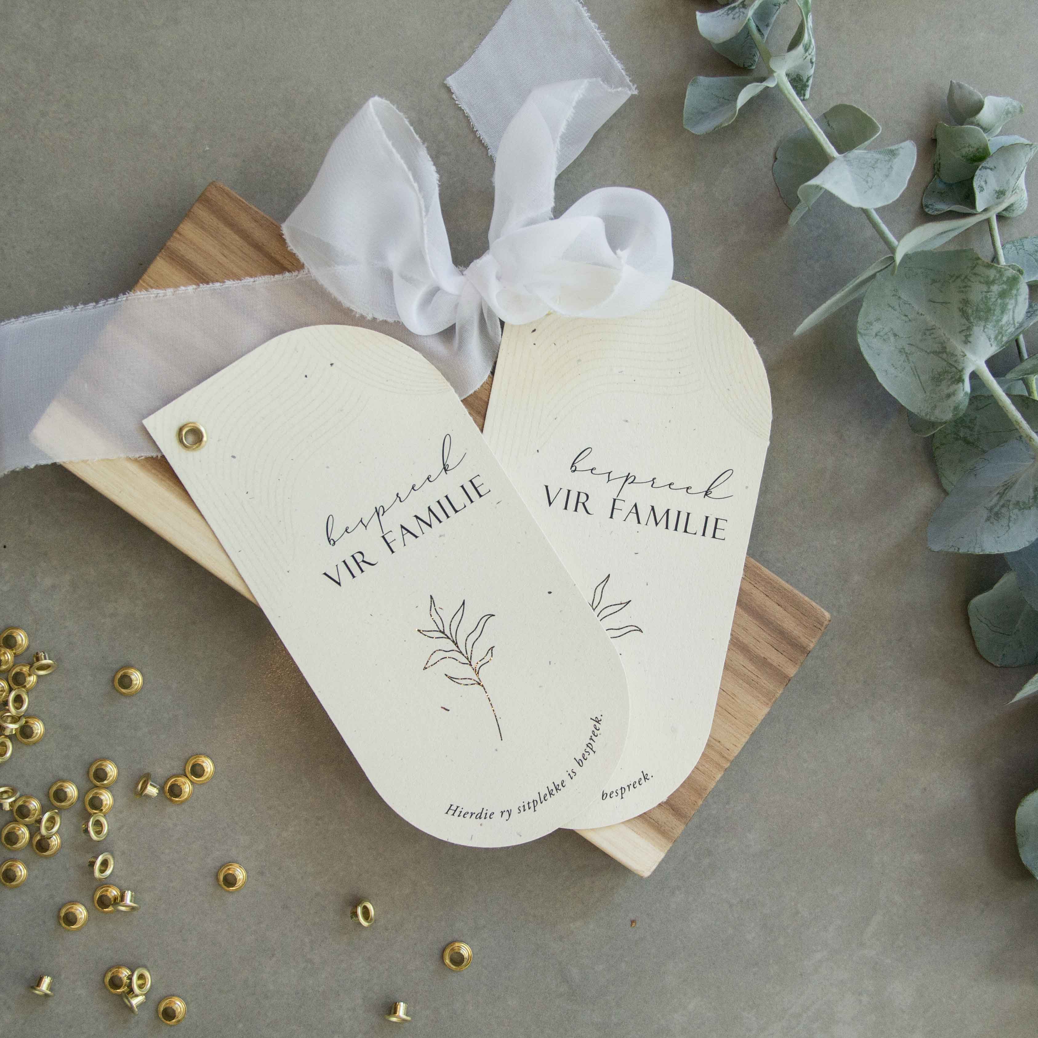 Oval • Reserved Card