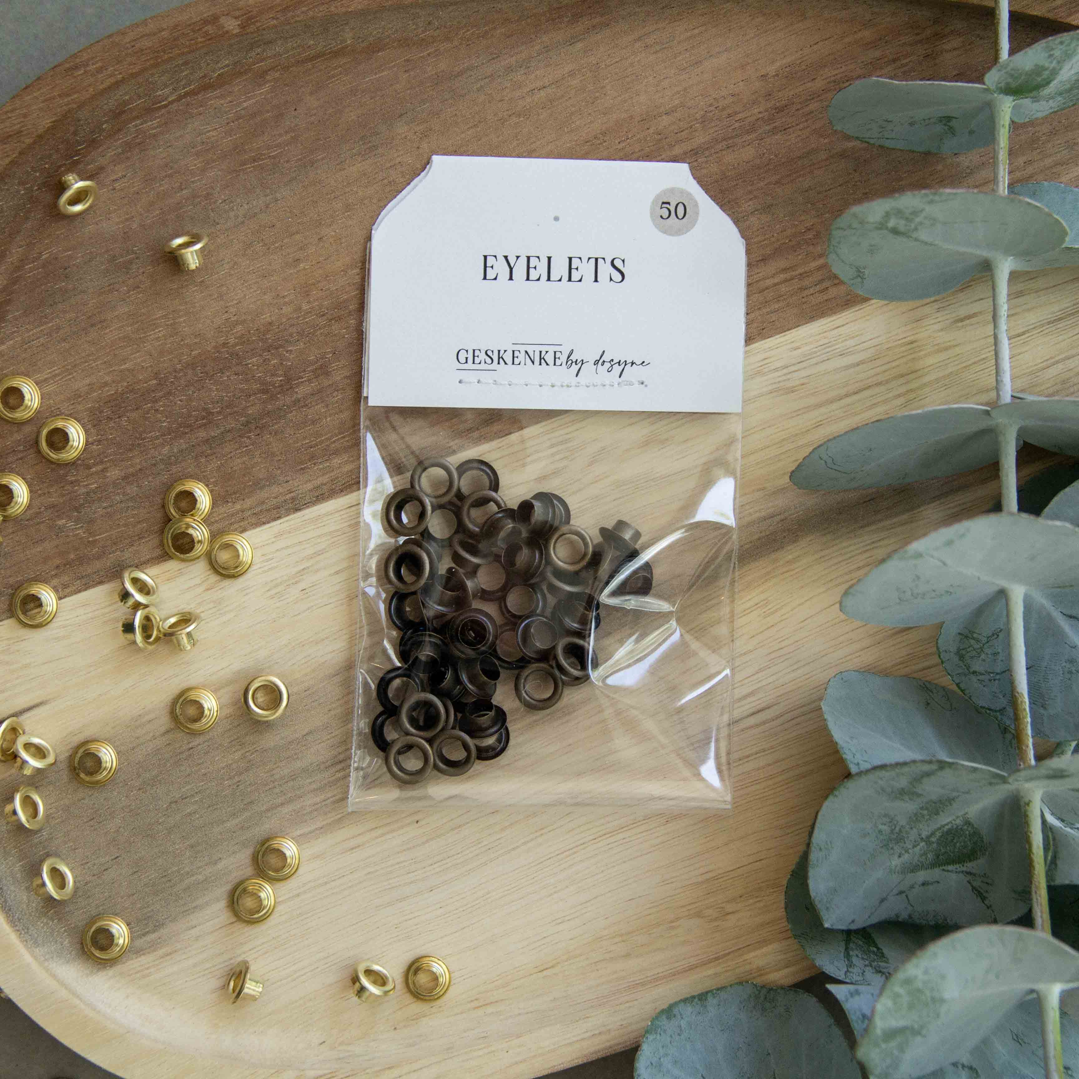 Metallic Eyelets • Assorted colours