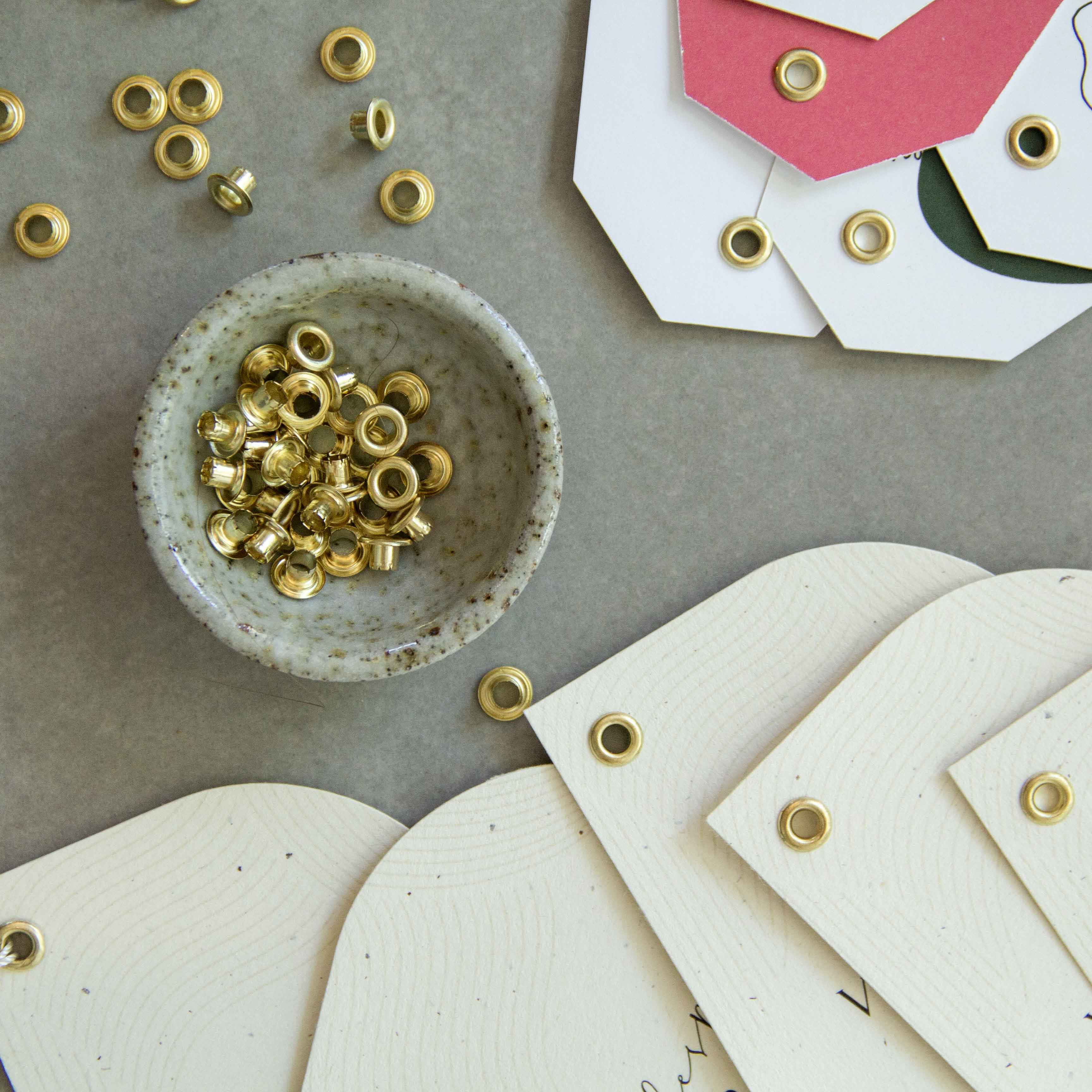 Metallic Eyelets • Assorted colours